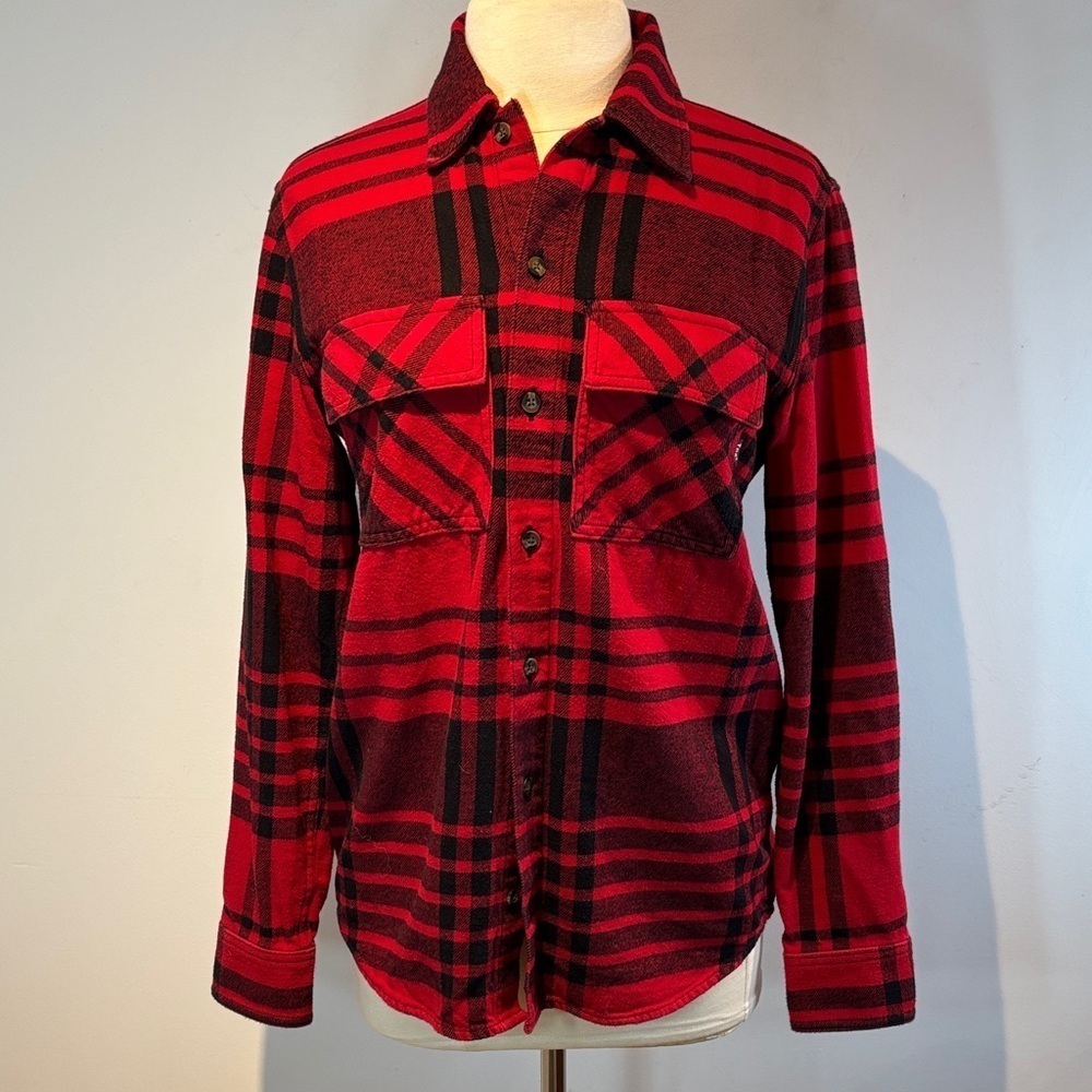 TNA heavyweight organic cotton red & black plaid flannel button down size small